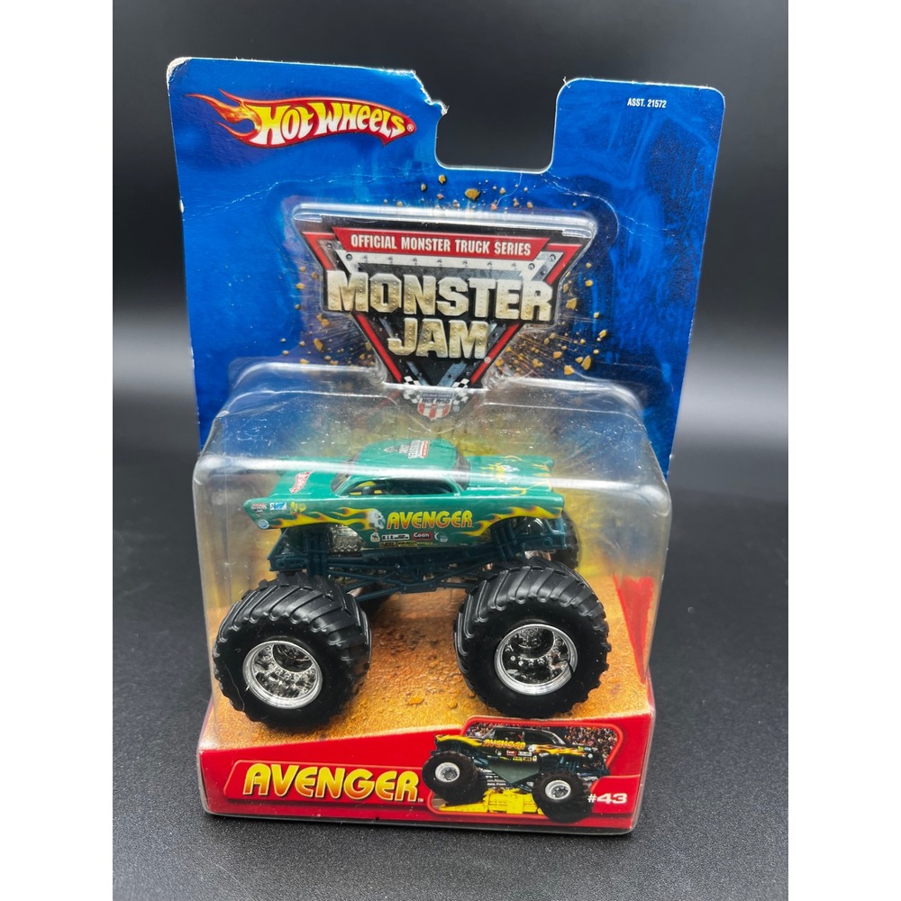 Hot Wheels Monster Jam Avenger Green Flame Monster Truck 1:64 Scale 2005 New